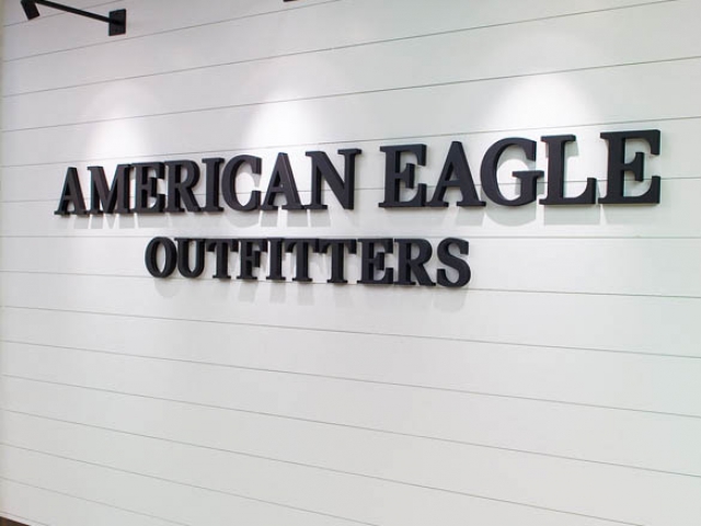 שלט לחנות אמריקן איגל שלט לחנות אמריקן איגל