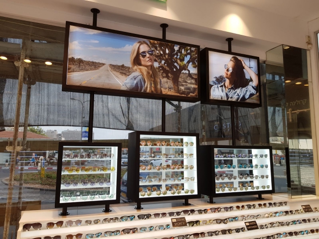 שלט לחנות קרולינה פריימלס שלט לחנות קרולינה פריימלס